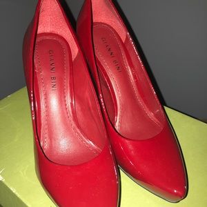 Gianna Bini Patent Leather Red Pumps Size 6 1/2